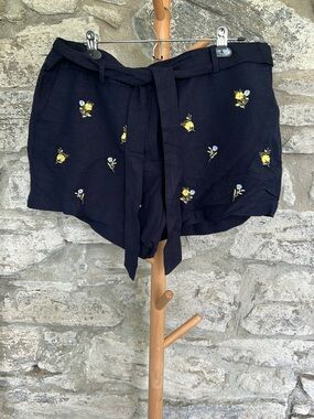 LOFT Navy Tie-Front Embroidered Floral Shorts